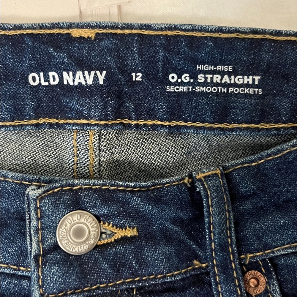 Old Navy High-Waisted Button-Fly O.G. Straight Ripped Cut-Off Jeans - Picture 9 of 16